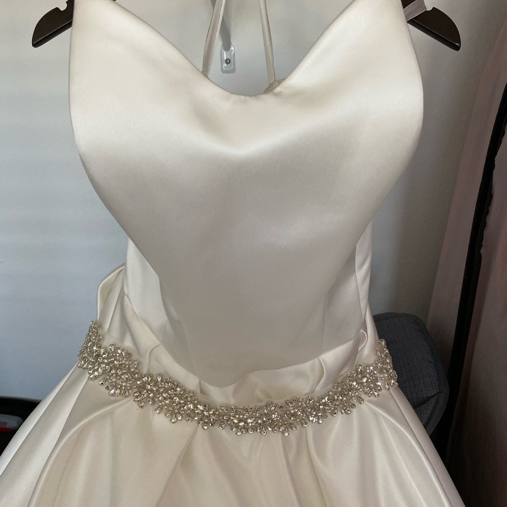 NEVER WORN BRIDAL BALL GOWN!